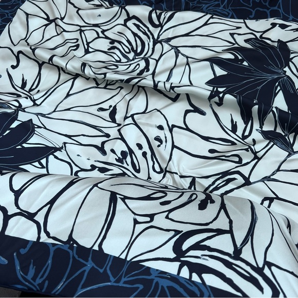 Lafayette 148 silk scarf $298 - Picture 2 of 6